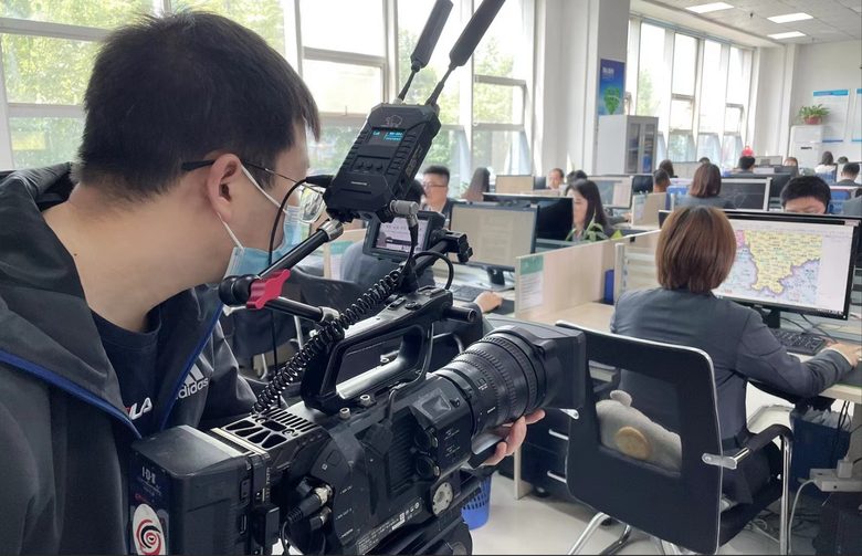 小霸王品牌一体机电脑24英寸高清超薄